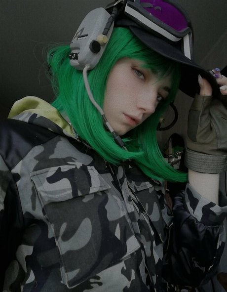 yourcarry model art gallery