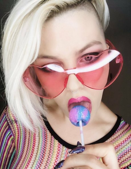 dicentra6 erotic star picture