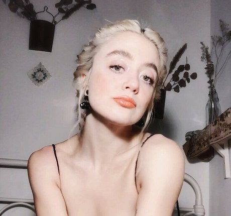 alittle vampy art star pictures