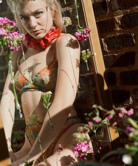 alittle vampy model best pictures