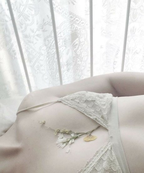 alittle vampy pornstar hd img