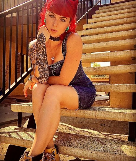 Punkqueenxoxo model porn photo