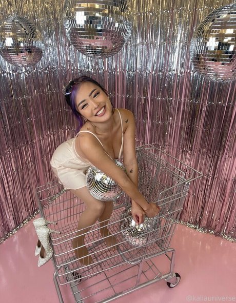 kaliauniverse model hot picture