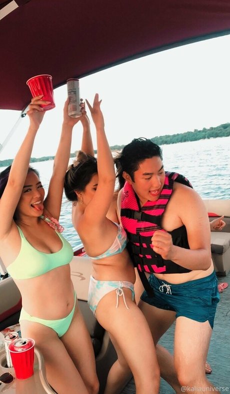 kaliauniverse model sexy img