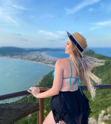 Marcelly Mello sexy star image