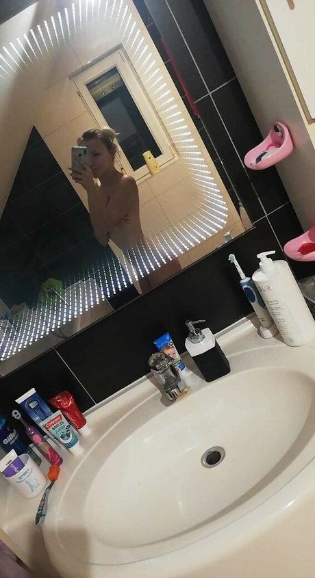 Sandra Legowska model adult images