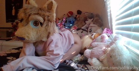 softtrashy exclusive actress galleries