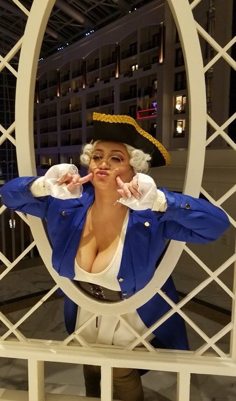 Nikki Geeks star porn photo