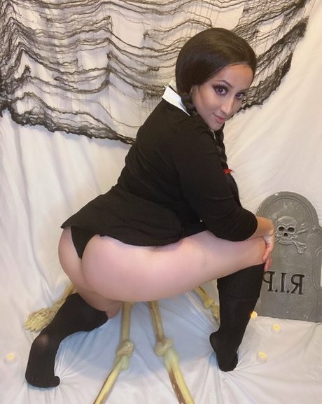 Nikki Geeks model beautiful photo