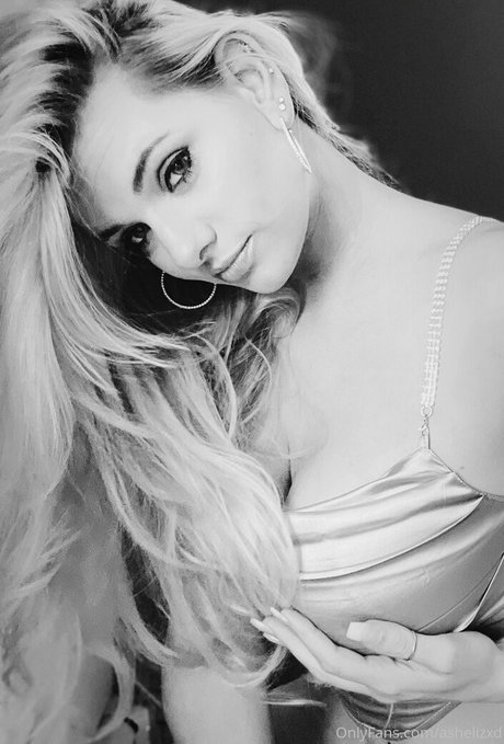 ashelizxd pornstar sex photos