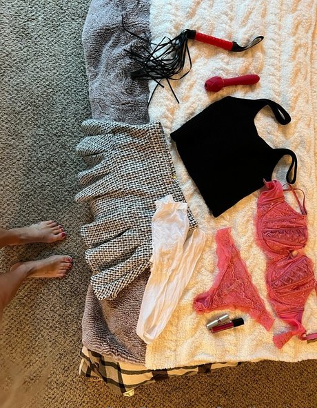 fayelinaplays erotic model img