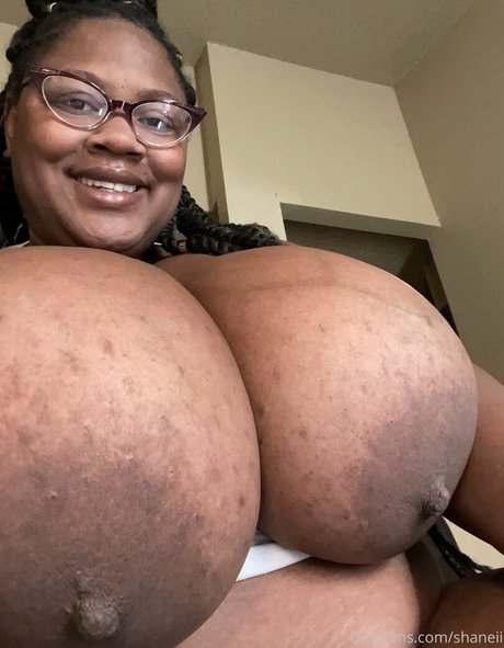 shaneii naked pornstar img