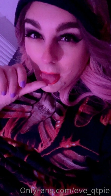 eve qtpie sexy model images