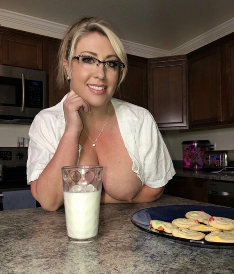 maturebeauty nudes model pic