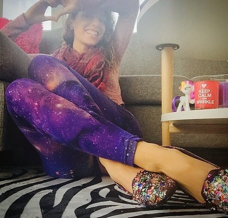 Vanessa Lengies model erotic pics