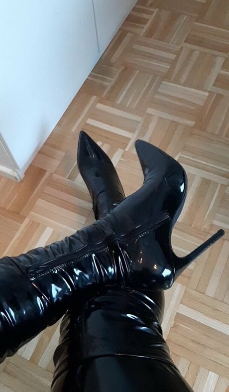 distannce model xxx pic