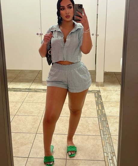 Omaima Benamre art star galleries