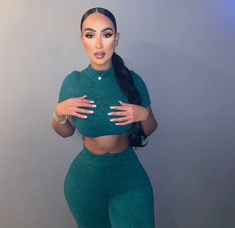 Omaima Benamre nude pornstar images