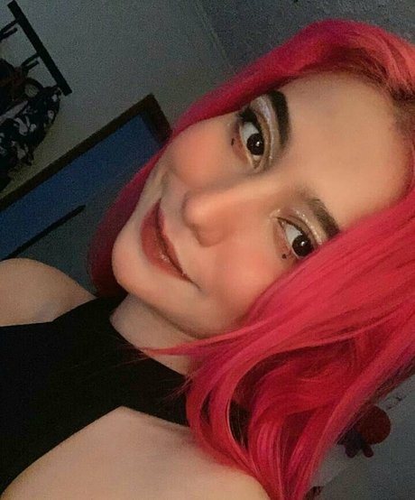 Tani Castaneda naked model photo