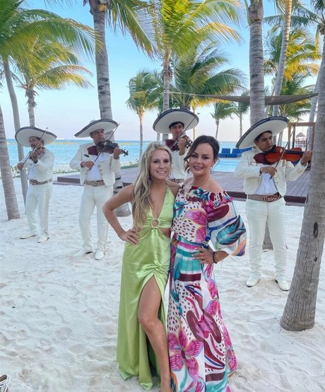 Lacey Chester xxx pornstar pictures