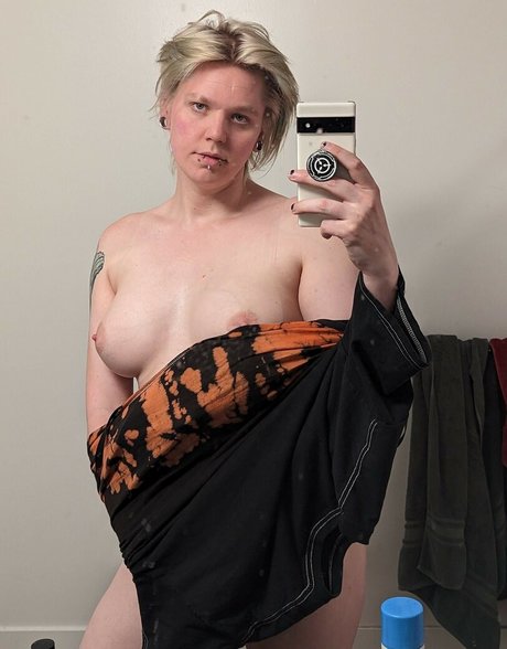 Demongirlcock star nudes picture