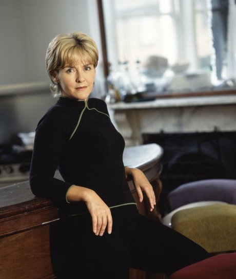 Amanda Burton top actress pictures