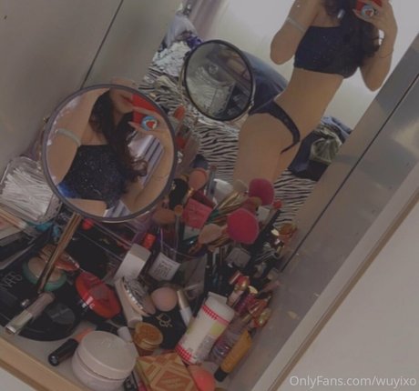 wuyixo naked actress galleries