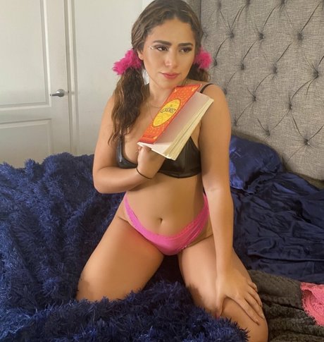 playgirlcarli18 porn star photos