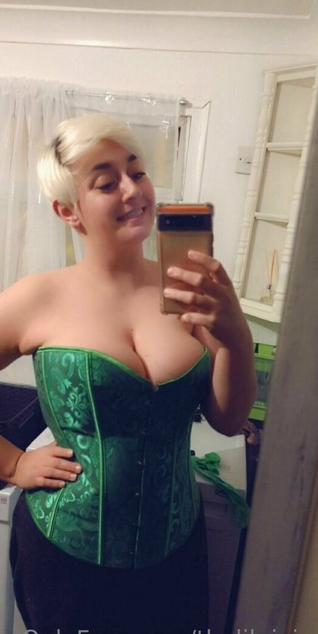 thelilpixie star naked img