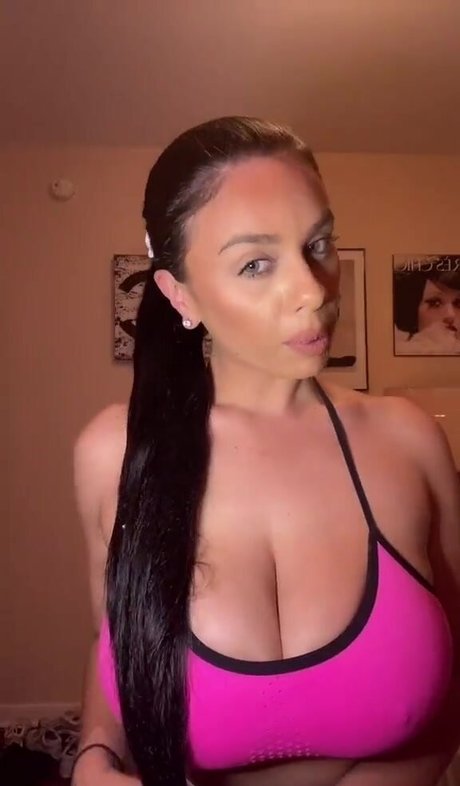 Jordan Taverner model hot photos