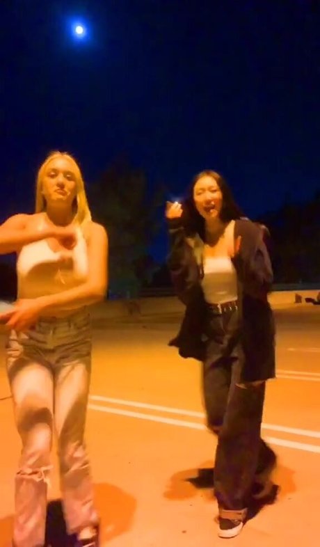 Holly Youpa pornstar free photos