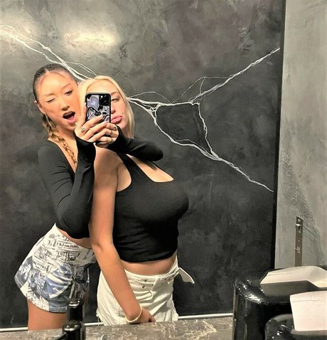 Holly Youpa xxx model galleries