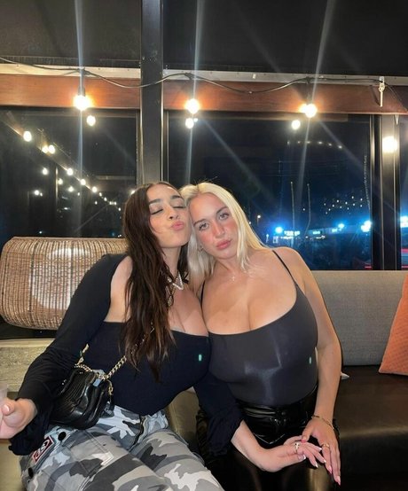 busty brunette onlyfans free sex pictures