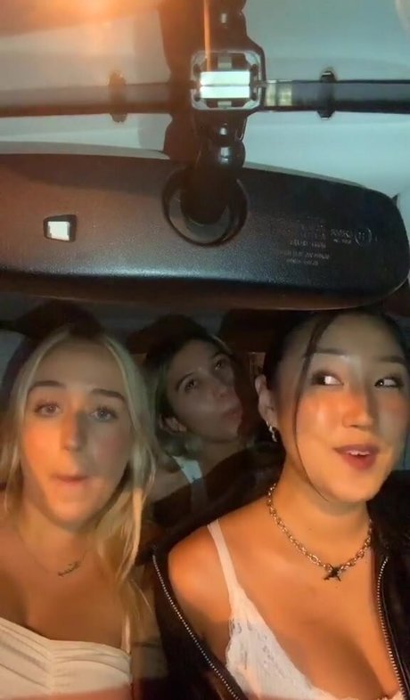 Holly Youpa erotic actress galleries