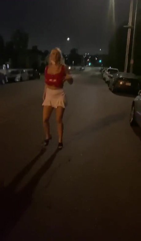 Holly Youpa sexy star pictures