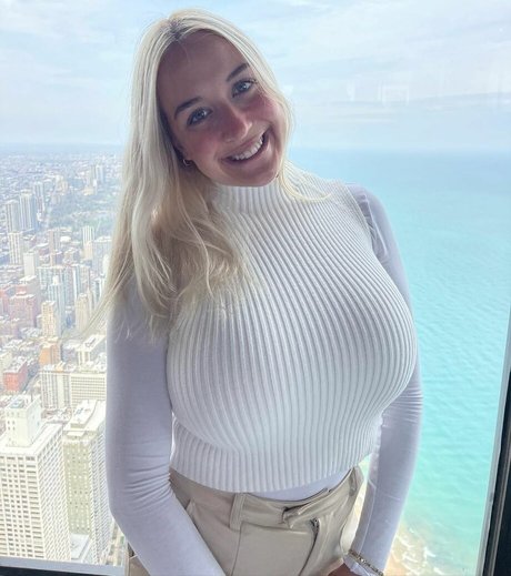 Holly Youpa nudes pornstar photos