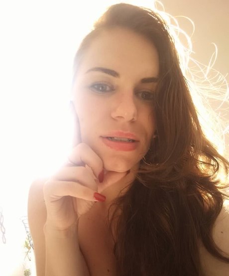 Ju Luz star nude images