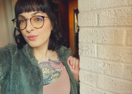 honey trap pornstar free pics