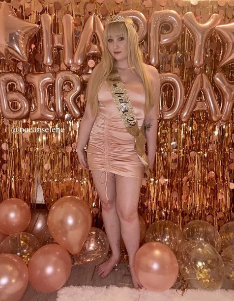 thatkinkything naked model pics