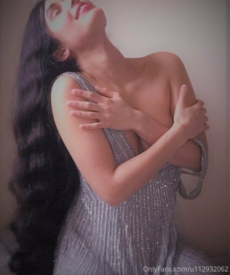 mirabellaestella sexy model photo