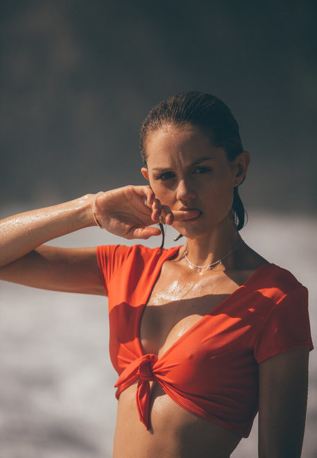 Isabelle Cornish xxx model img