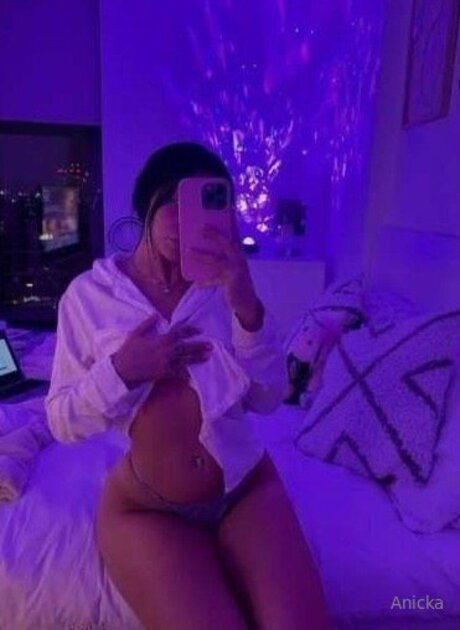aniicka star top pics