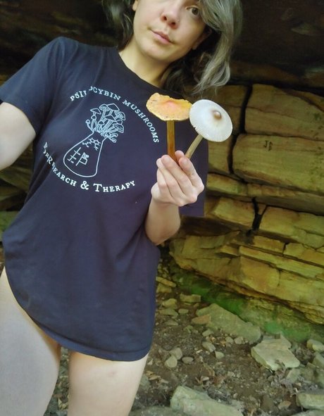 sexypsychedelic model exclusive picture