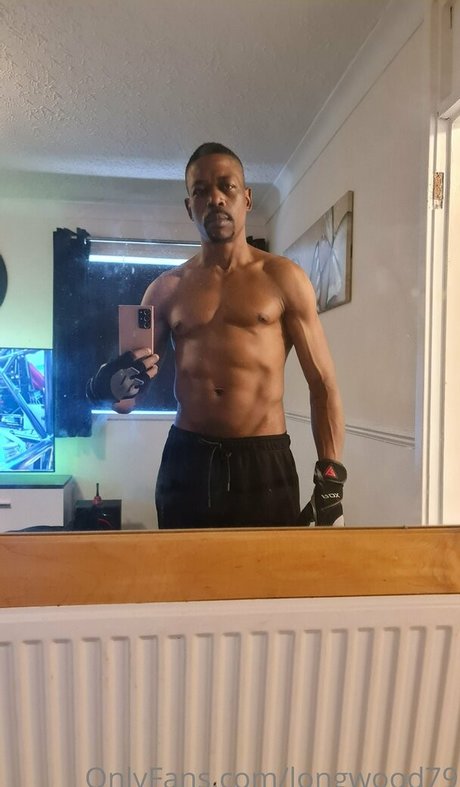 longwood79 nude model picture