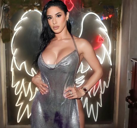 Jasleen Brar exclusive actress galleries