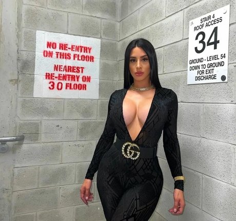 Jasleen Brar pornographic model pic