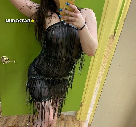 Remi White star exclusive pictures