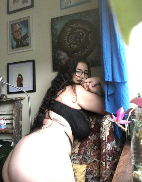 busty brunette onlyfans sexy xxx pictures