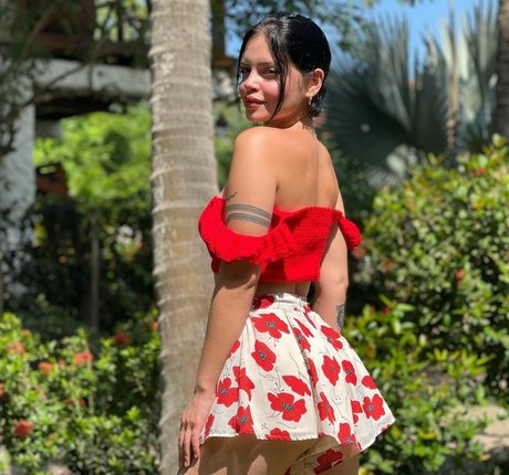 Paula Buenavida pornstar top image