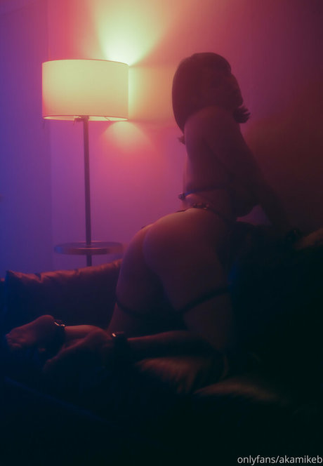 akamikebphoto exclusive star pic